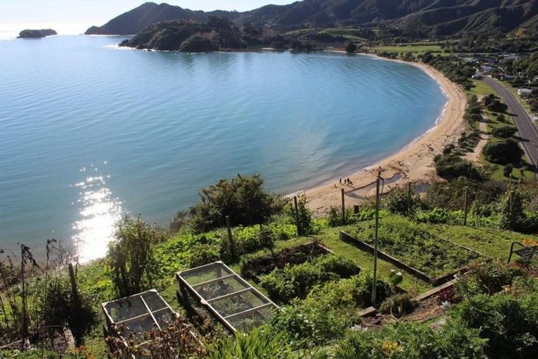 Photo of property in 1090c Abel Tasman Drive, Ligar Bay, Takaka, 7183