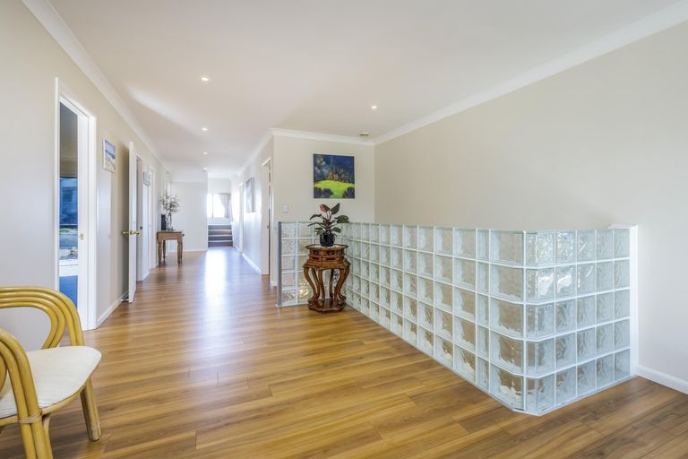 Photo of property in 22 Mccahill Views, Botany Downs, Auckland, 2010