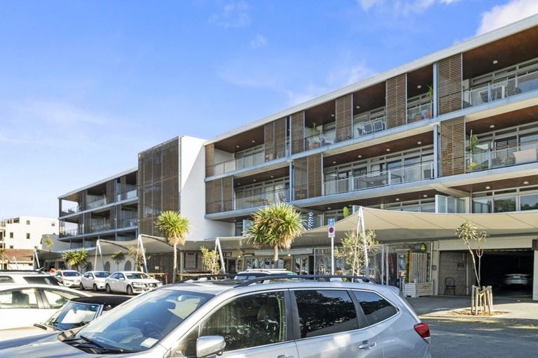 Photo of property in Ocean Breeze Apts, 8107/87 Clyde Road, Browns Bay, Auckland, 0630