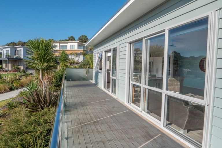 Photo of property in 13 Protea Drive, Cable Bay, 0420