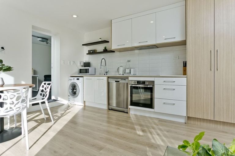 Photo of property in 2/152 Manuka Road, Bayview, Auckland, 0629