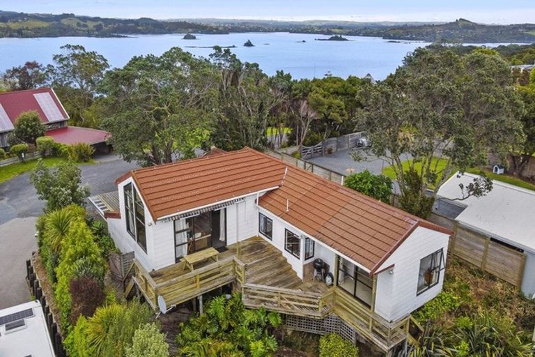 Photo of property in 99 Doves Bay Road, Kerikeri, 0294