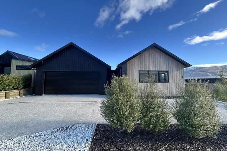 Photo of property in 34 Spur Ridge Rise, Jacks Point, 9371