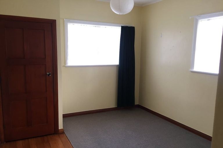 Photo of property in 30 Ihle Street, Terrace End, Palmerston North, 4410