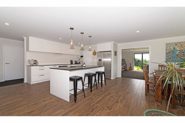 Photo of property in 63b Manuka Grove, Helensville, 0875