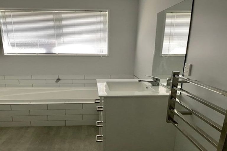 Photo of property in 43 Minerva Crescent, Woodend, 7610