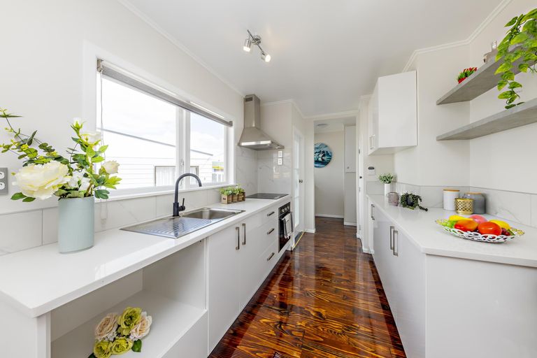 Photo of property in 24 President Avenue, Papakura, 2110