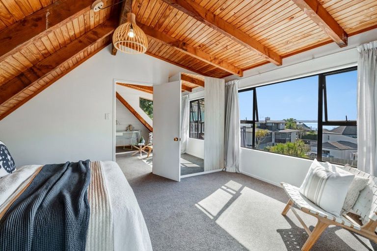 Photo of property in 46 De Luen Avenue, Tindalls Beach, Whangaparaoa, 0930