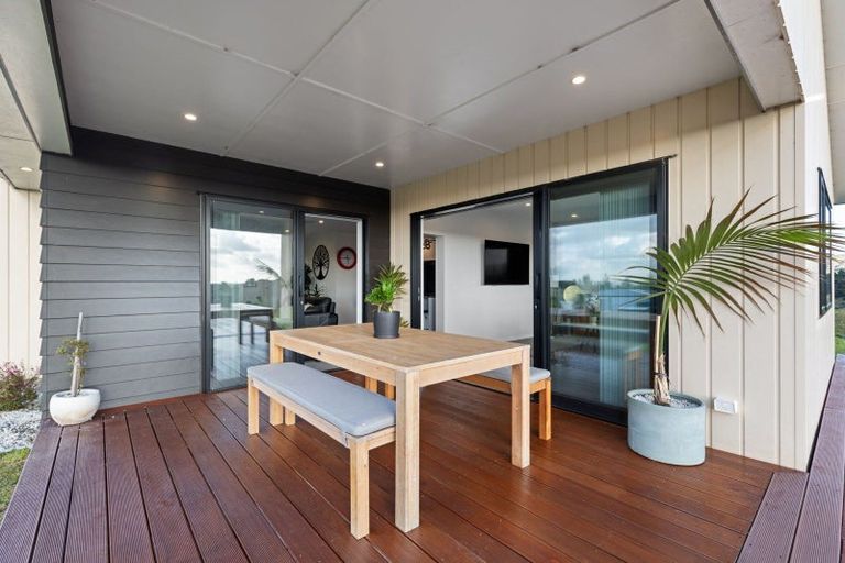 Photo of property in 3 Lealands Lane, Aokautere, Palmerston North, 4471