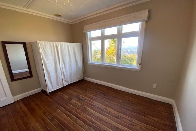 Photo of property in 24 Highbury Crescent, Highbury, Wellington, 6012