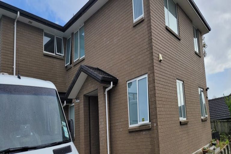 Photo of property in 13 Cooladerry Place, Rosehill, Papakura, 2113