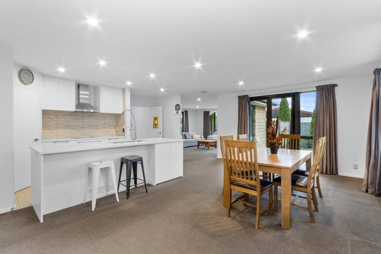 Photo of property in 25 Roberts Road, Hei Hei, Christchurch, 8042