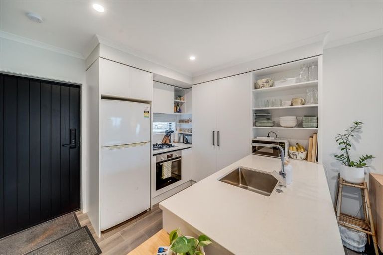 Photo of property in 10/14 Ruakiwi Road, Hamilton Lake, Hamilton, 3204