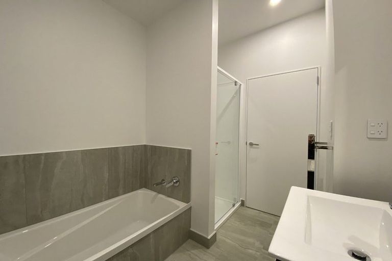 Photo of property in 4/62 Spenmoor Street, Newlands, Wellington, 6037