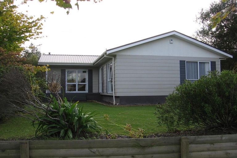Photo of property in 17 Delta Place, Milson, Palmerston North, 4414