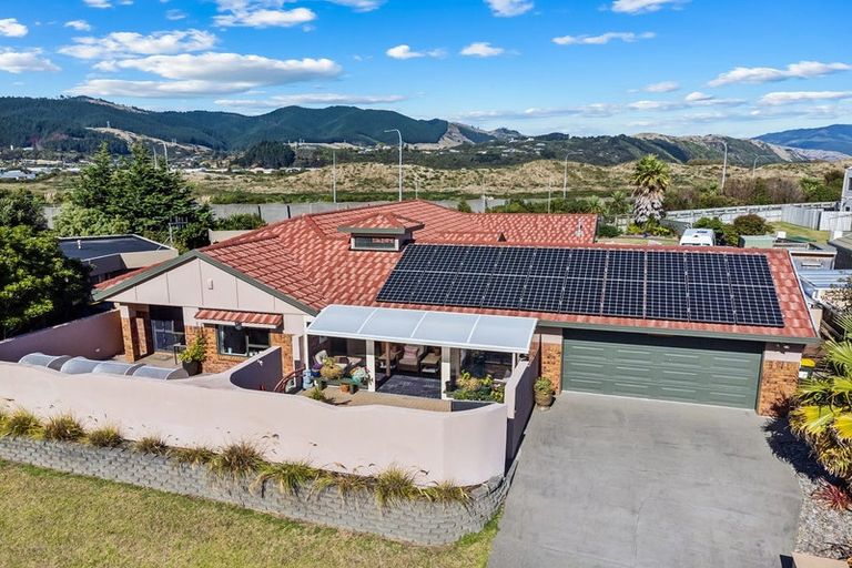 Photo of property in 59 Milne Drive, Paraparaumu, 5032