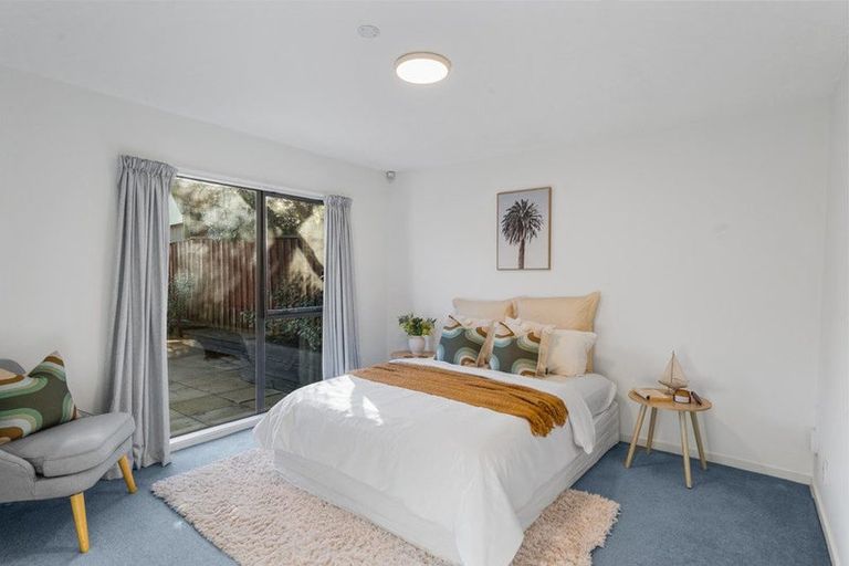 Photo of property in 2/2 Wakelin Place, Redwood, Christchurch, 8051