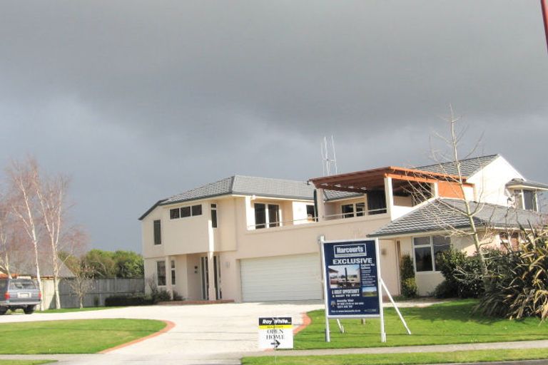 Photo of property in 2 Glen Cree Avenue, Rototuna, Hamilton, 3210