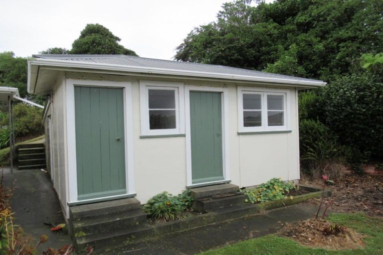 Photo of property in 451 Kuku Beach Road, Kuku, Levin, 5570