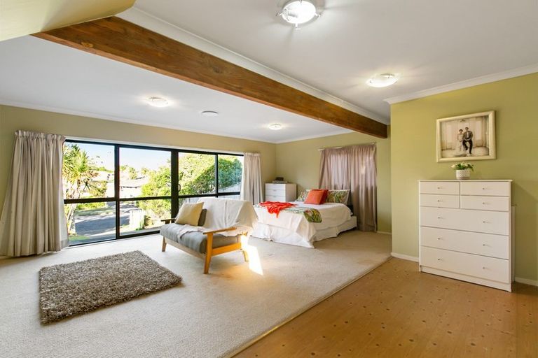 Photo of property in 3 Mirrabooka Avenue, Botany Downs, Auckland, 2010