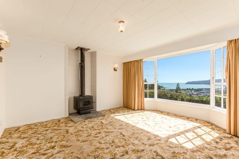 Photo of property in 45 Kahu Road, Paremata, Porirua, 5024