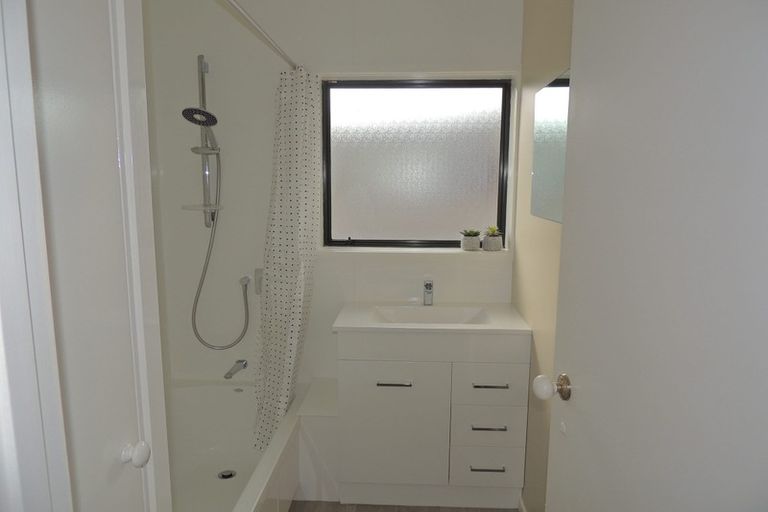 Photo of property in 7 Parfitt Place, Ngatea, 3503