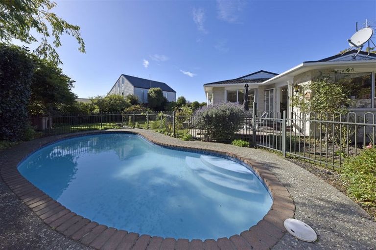 Photo of property in 42 Toorak Avenue, Avonhead, Christchurch, 8042