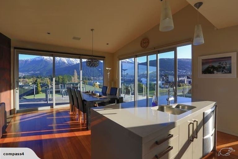 Photo of property in 17 Poplar Drive, Kelvin Heights, Queenstown, 9300