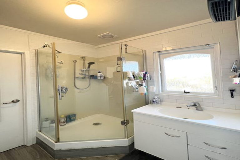 Photo of property in 9/1 Glen Road, Browns Bay, Auckland, 0630