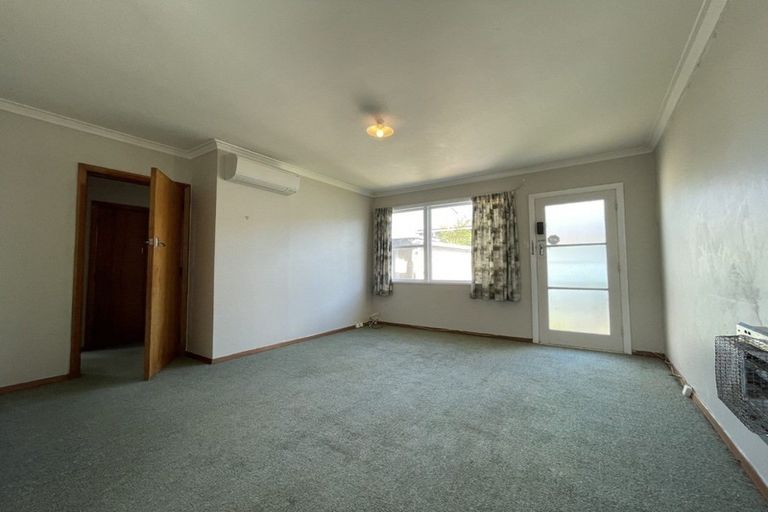 Photo of property in 87 Featherston Street, Takaro, Palmerston North, 4412