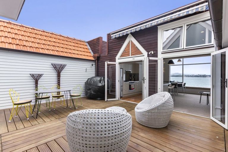 Photo of property in 69c Princes Street, Northcote Point, Auckland, 0627