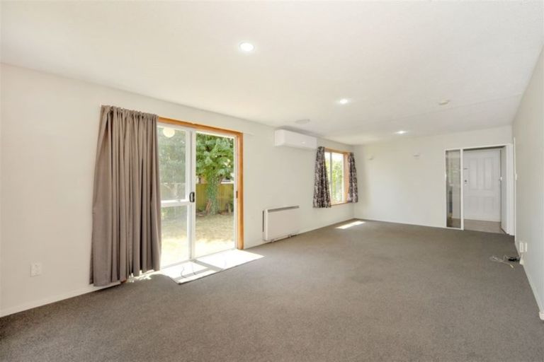 Photo of property in 16 Mckellar Place, Hornby, Christchurch, 8042