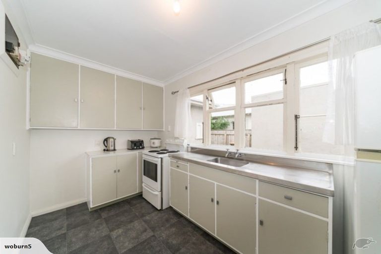 Photo of property in 33 Thomson Street, West End, Palmerston North, 4412