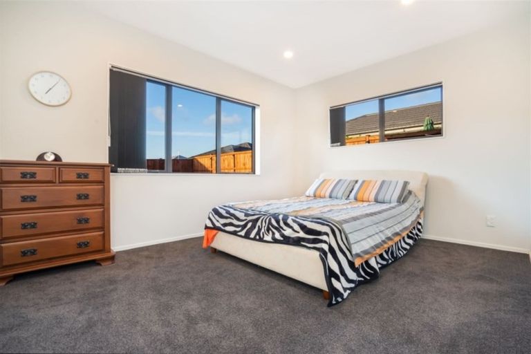 Photo of property in 16 Kauri Drive, Waiuku, 2123