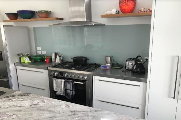 Photo of property in 4 Caroline Street, Mount Victoria, Wellington, 6011