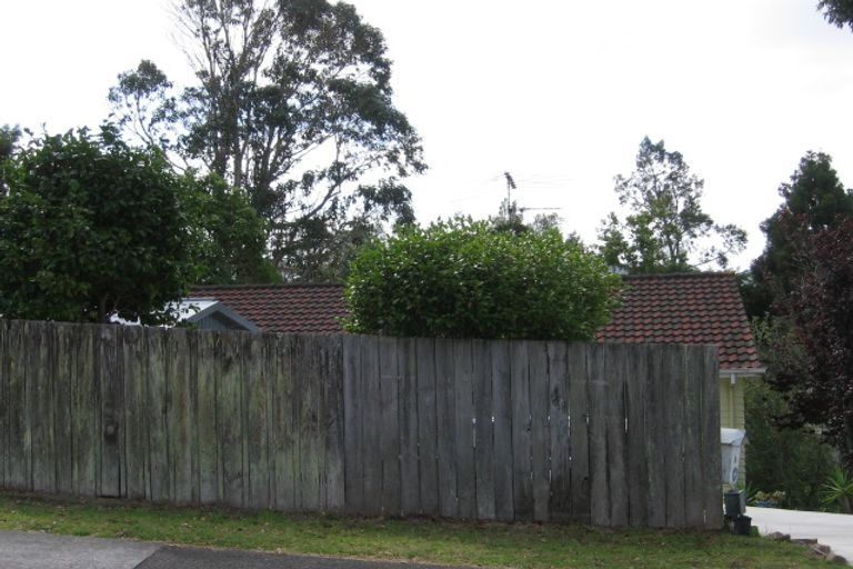 Photo of property in 8 Gemini Place, Beach Haven, Auckland, 0626