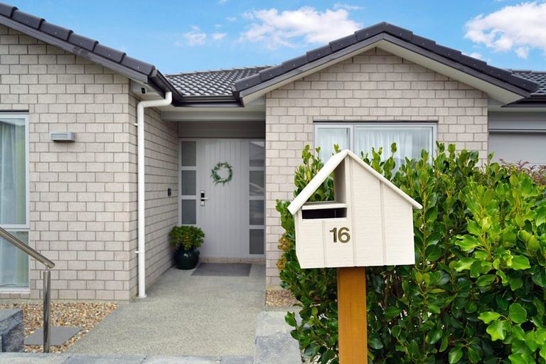 Photo of property in 16 Tararua Street, Massey, Auckland, 0614