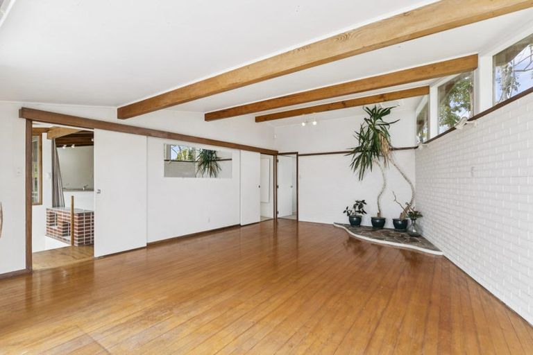 Photo of property in 29 Highland Avenue, Titirangi, Auckland, 0604
