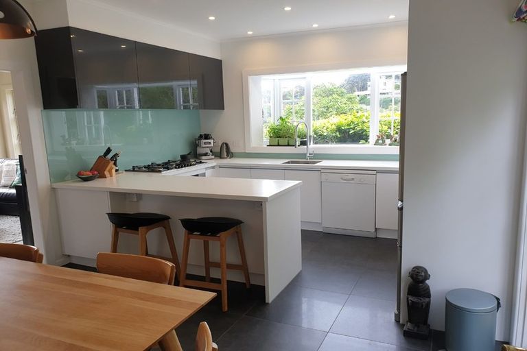 Photo of property in 12 The Rigi, Northland, Wellington, 6012