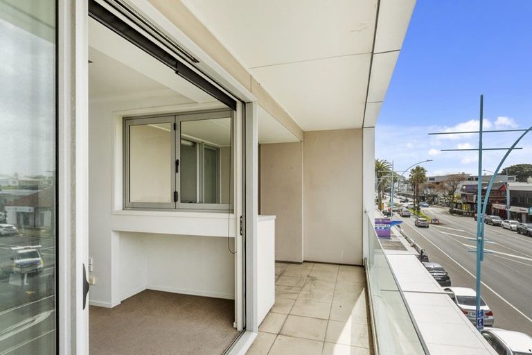 Photo of property in Algarve Apartments, 207/332 Maunganui Road, Mount Maunganui, 3116