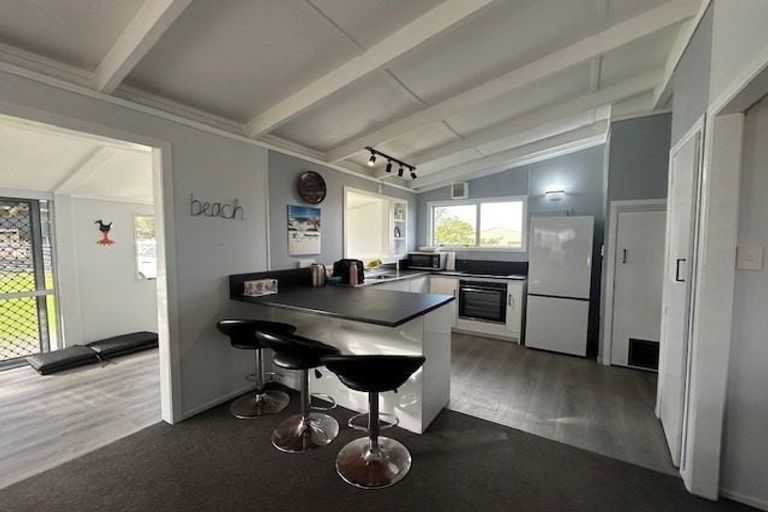 Photo of property in 450 Pukehina Parade, Pukehina, Te Puke, 3189