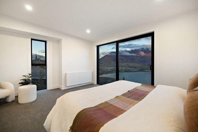 Photo of property in 6 Florence Close, Queenstown Hill, Queenstown, 9300