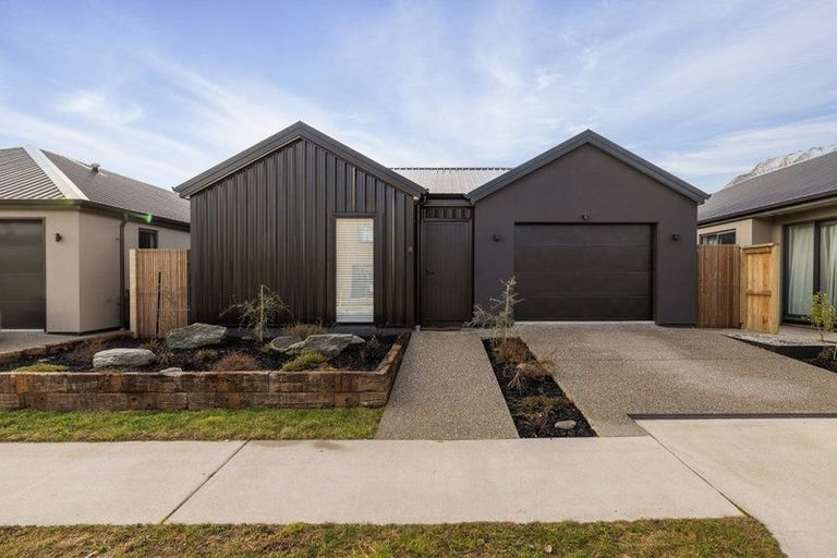 Photo of property in 11 Waterfowl Road, Jacks Point, 9371