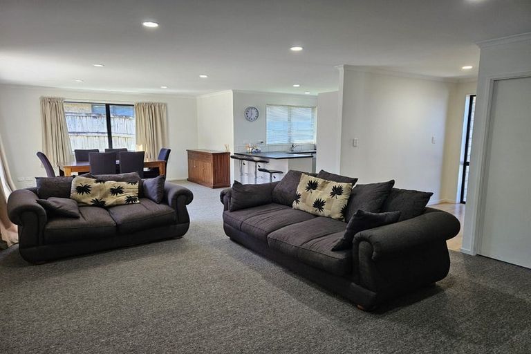 Photo of property in 68 Farnborough Drive, Grandview Heights, Hamilton, 3200