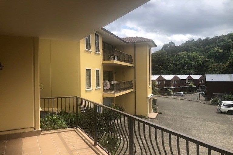 Photo of property in 10/7 The Avenue, Albany, Auckland, 0632