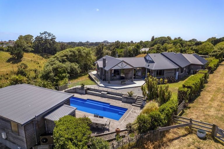 Photo of property in 14b Rennell Street, Frankleigh Park, New Plymouth, 4310