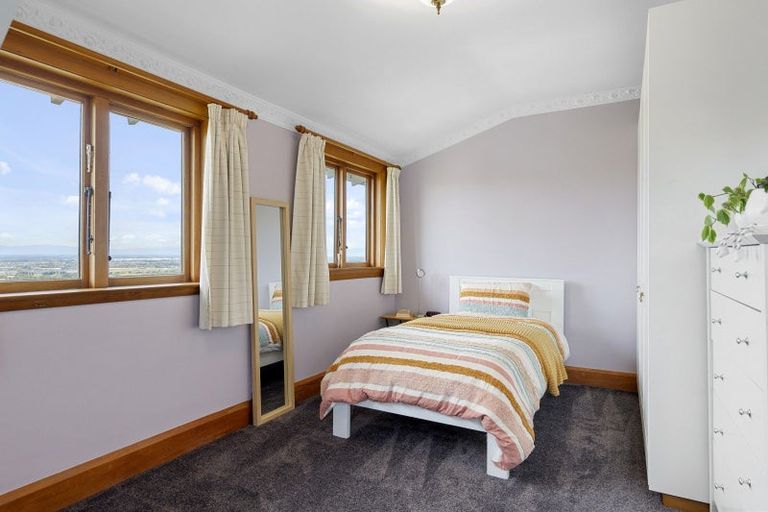 Photo of property in 126 Hackthorne Road, Cashmere, Christchurch, 8022