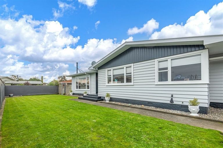Photo of property in 27 Karamea Crescent, Kelvin Grove, Palmerston North, 4414