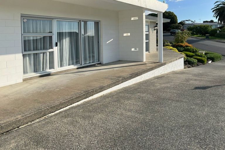 Photo of property in 76 Marellen Drive, Red Beach, 0932