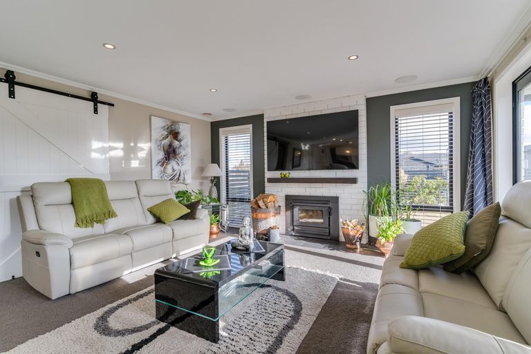 Photo of property in 11 Lakeland Avenue, Twizel, 7901